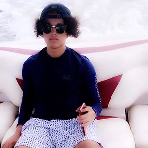 Meet your Posher, Javi